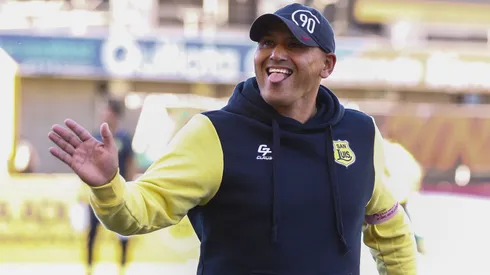 Humberto Suazo quedó pletórico luego del empate in extremis que rescataron los Canarios ante Recoleta.