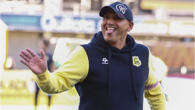 Humberto Suazo quedó pletórico luego del empate in extremis que rescataron los Canarios ante Recoleta.