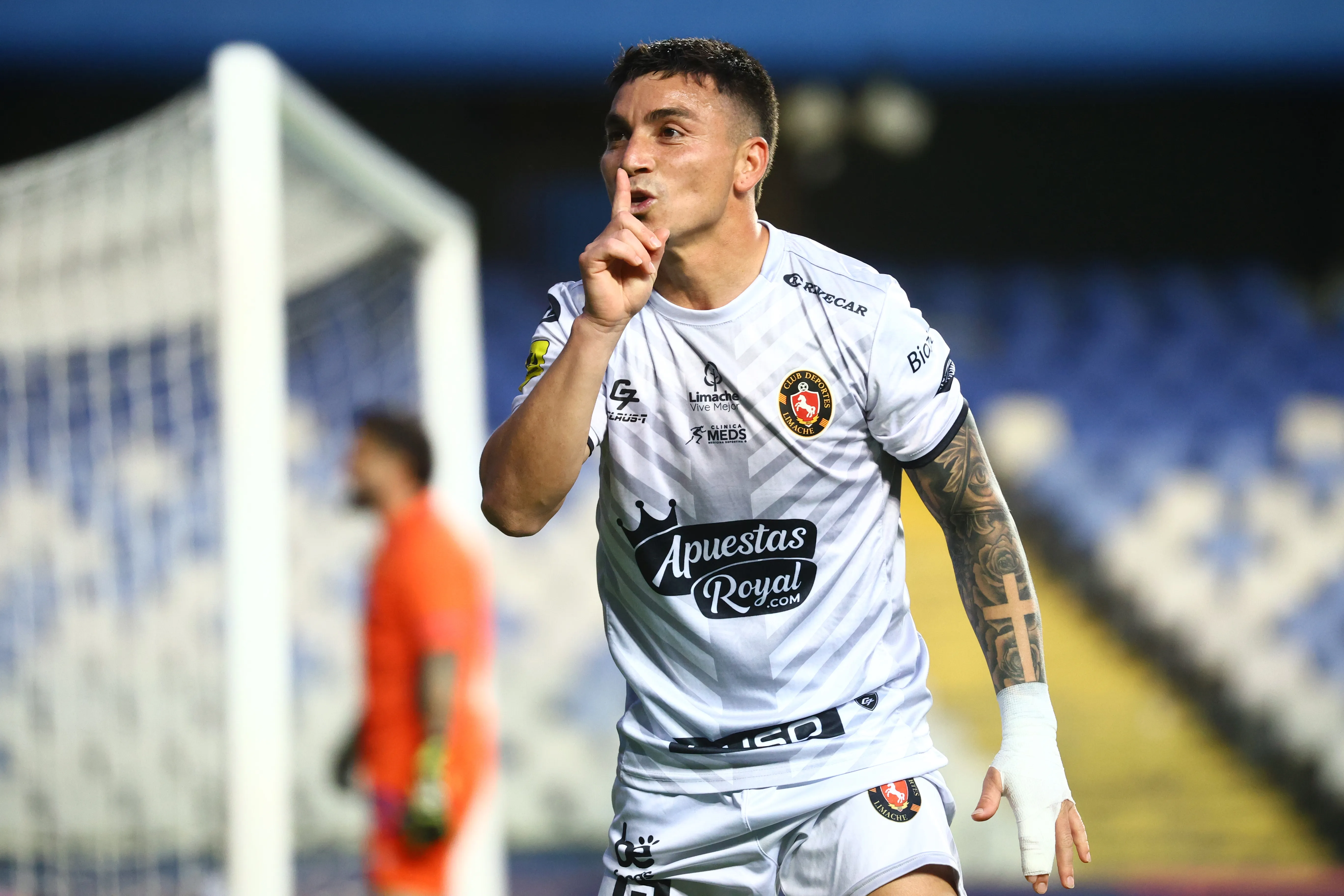 Daniel Castro anotó el único tanto de Limache en la visita a UdeC. (Eduardo Fortes/Photosport).