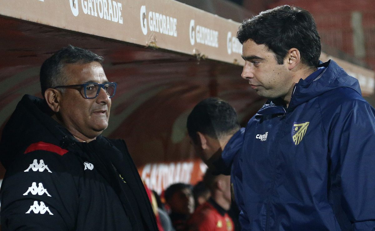 DT clave en el despegue de Diego Ulloa aborda su ausencia en Colo Colo: “Me extraña, nunca tuve una indisciplina suya”