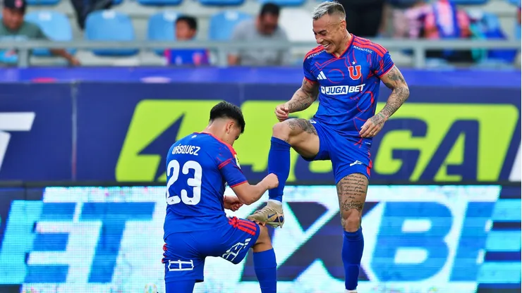 Universidad de Chile acortó más su distancia con el líder Colo Colo.