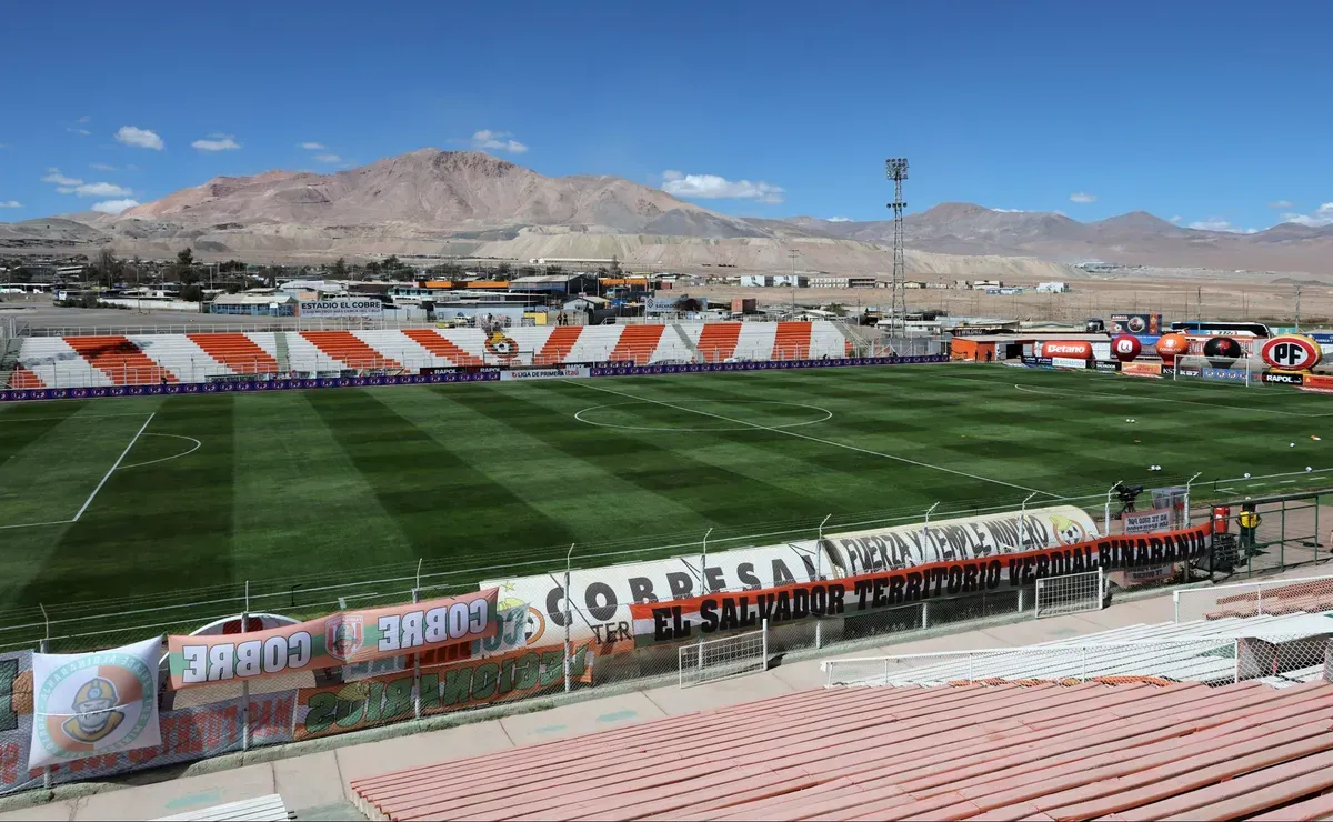 El Estadio El Cobre fue fundado en 1980. Imagen: Photosport
