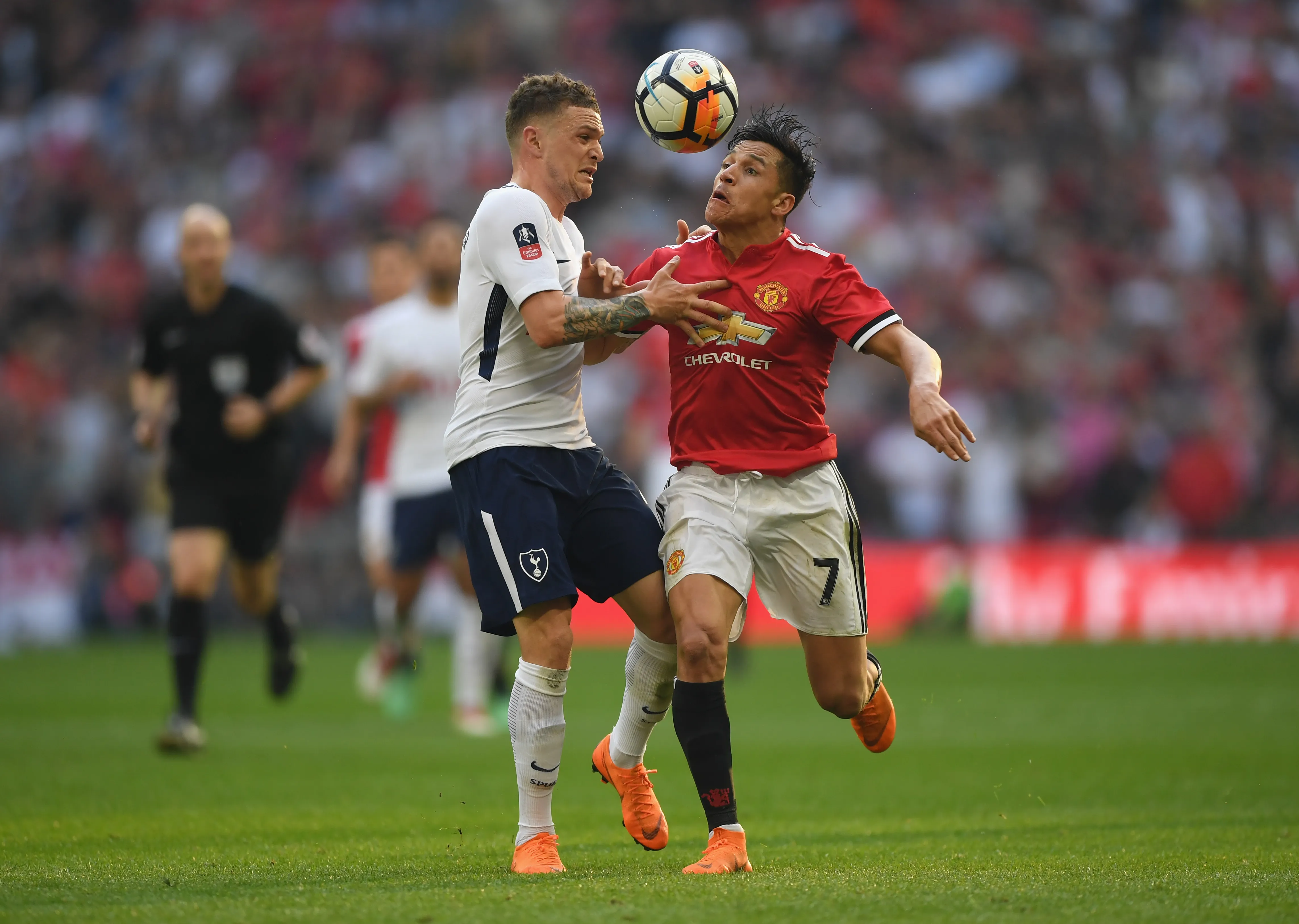 Alexis defendió la camiseta del Manchester United por petición de Mourinho (Photo by Shaun Botterill/Getty Images)