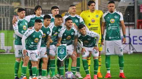 Puerto Montt sigue con vida tras zafar de desafiliación en Primera B.