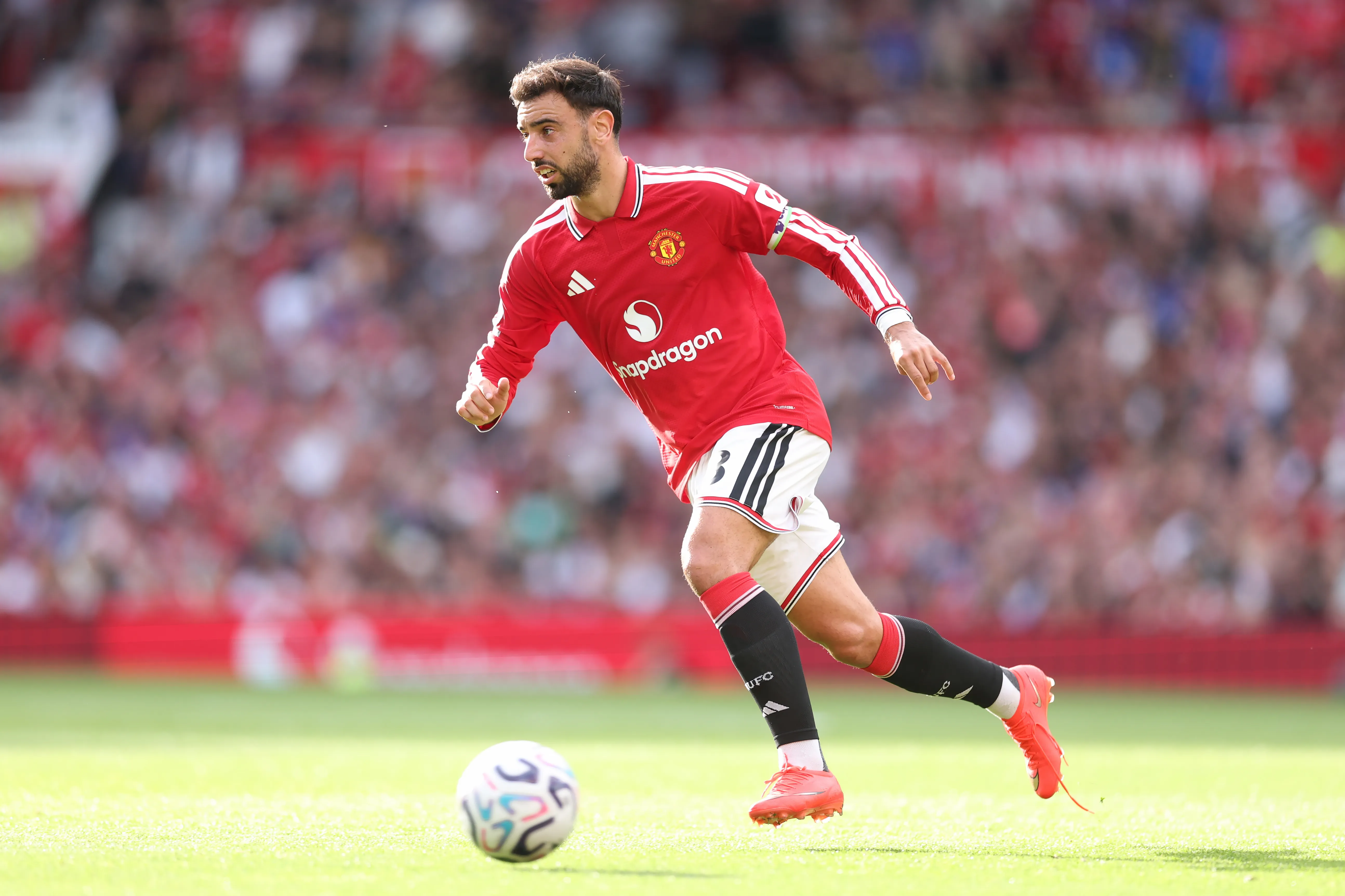 Bruno Fernandes en acción por el Manchester United. (Michael Regan/Getty Images).