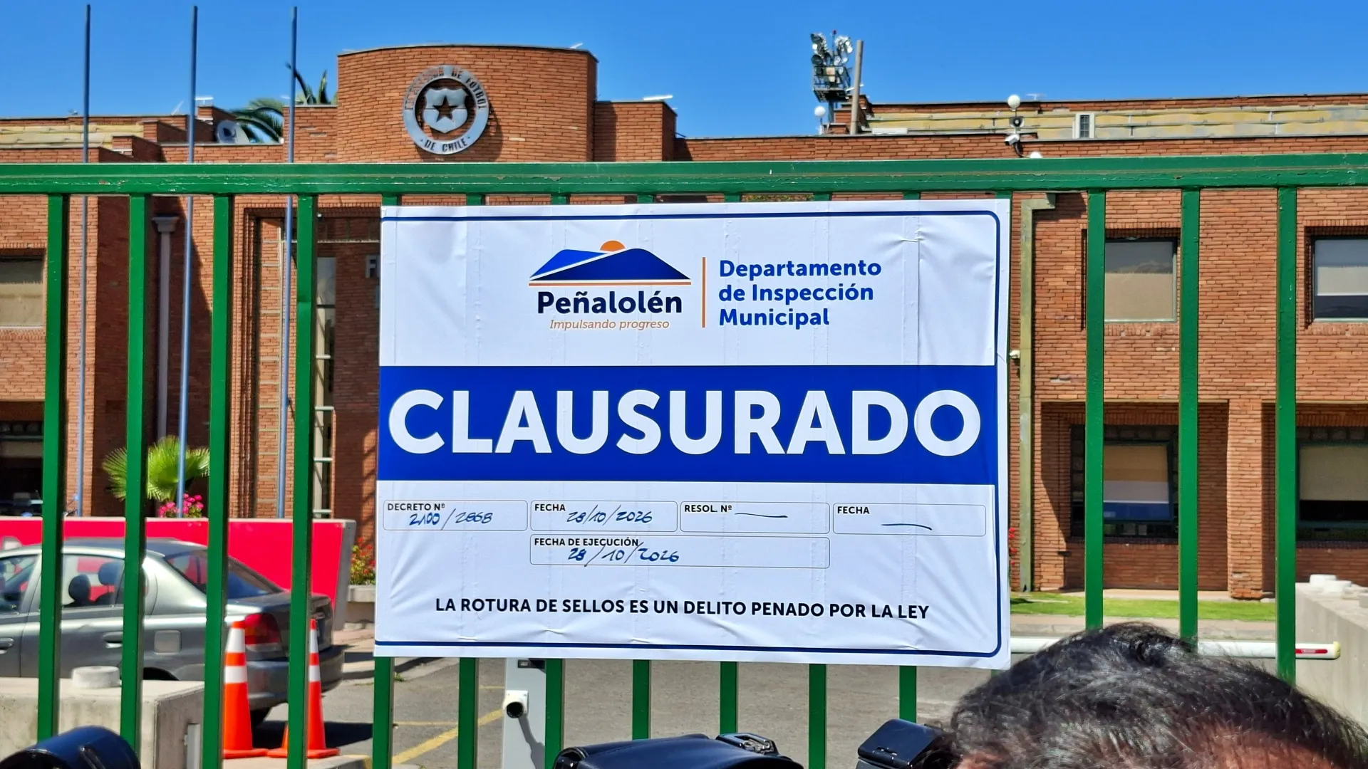 La sede de la ANFP en Quilín 5635 está clausurada por el Municipio de Peñalolén.