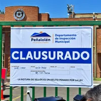 Alcalde de Peñalolén clausura sede de ANFP por deuda de $172 millones