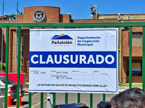 Alcalde de Peñalolén clausura sede de ANFP por deuda de $172 millones