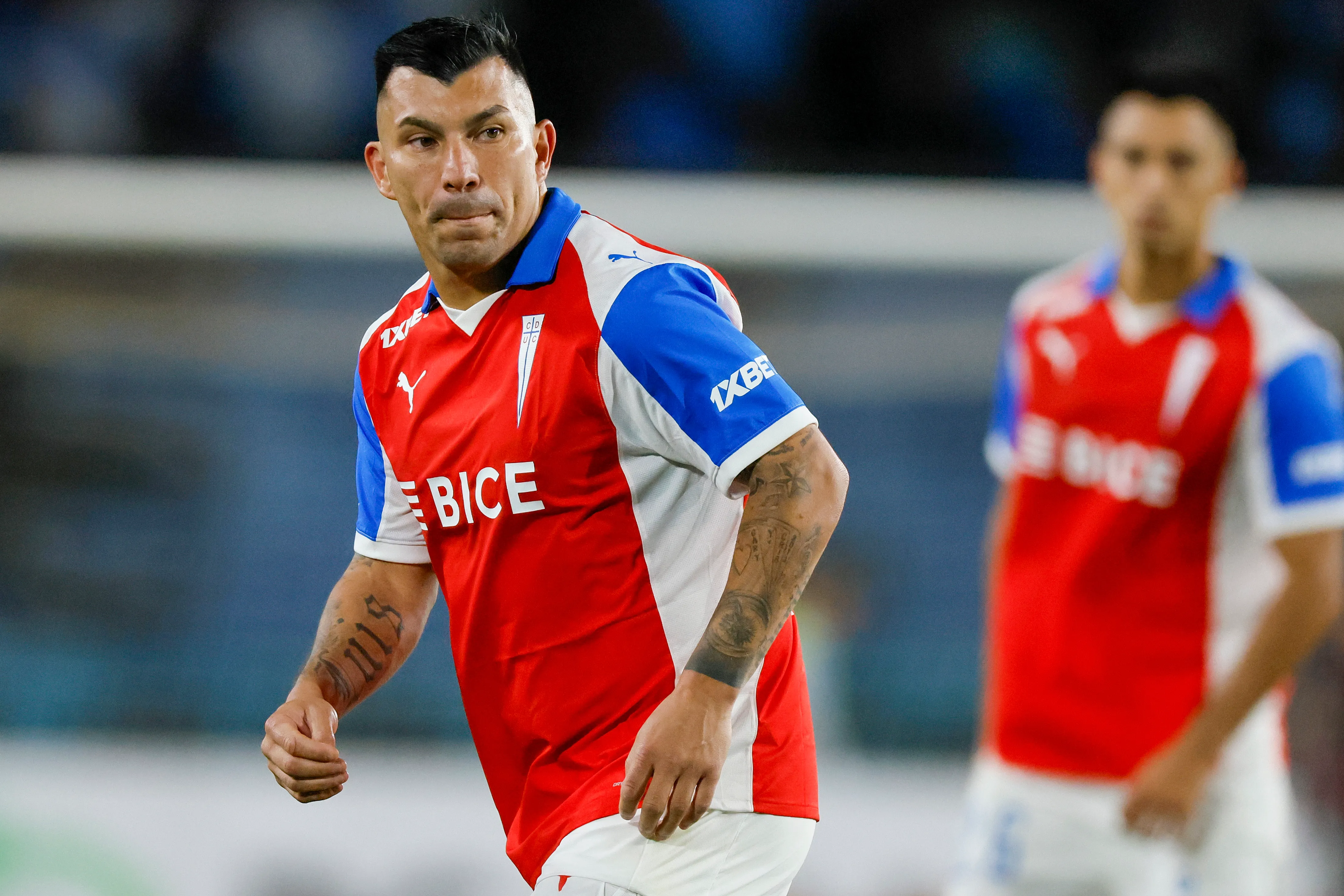 Gary Medel no estará frente a los itálicos por una decisión técnica. (Andrés Piña/Photosport).