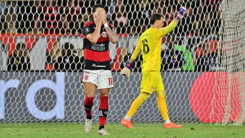 Flamengo fracasa en su intento de bajar a Estudiantes de la Final de Copa Libertadores.