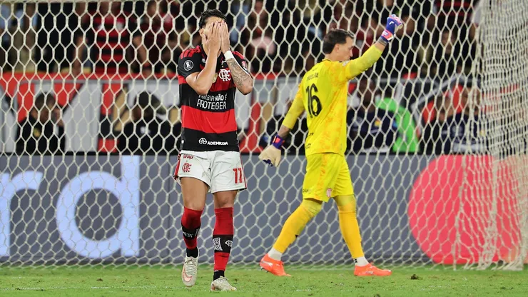 Flamengo fracasa en su intento de bajar a Estudiantes de la Final de Copa Libertadores.