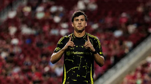 Tapia festeja su gol en la MLS, el tercero seguido
