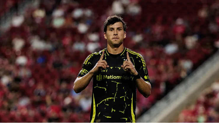 Tapia festeja su gol en la MLS, el tercero seguido