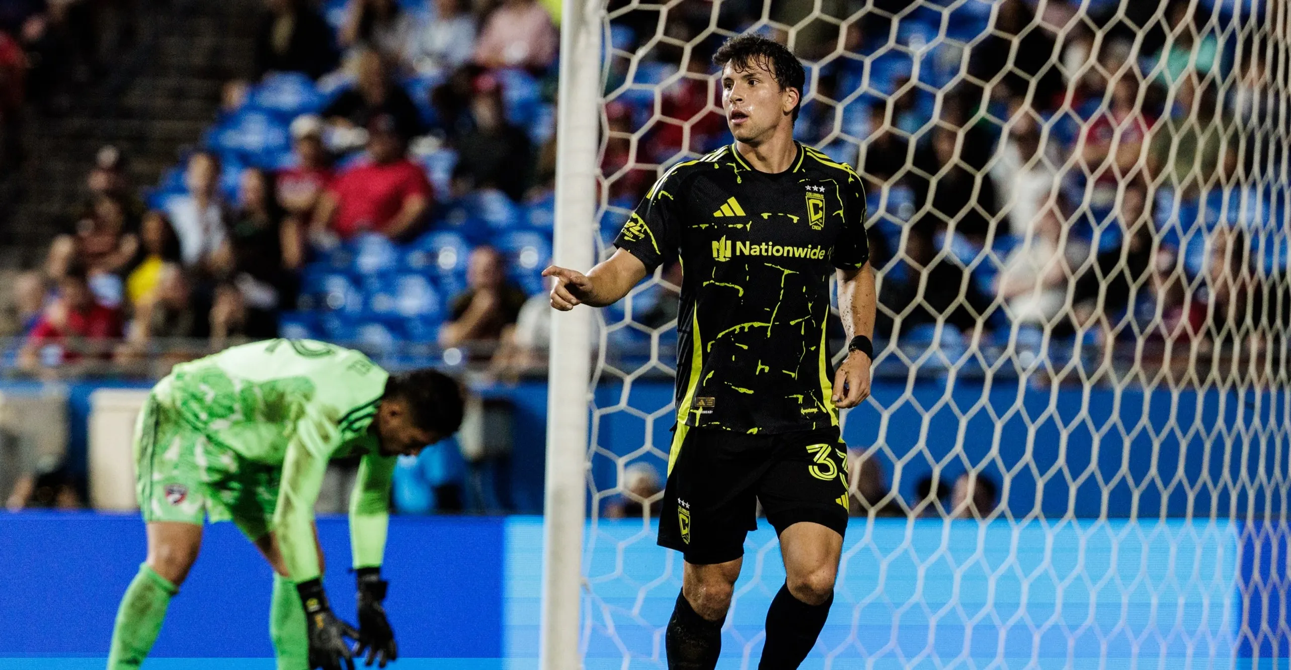 Tapia hizo un gol en el duelo de Columbus Crew