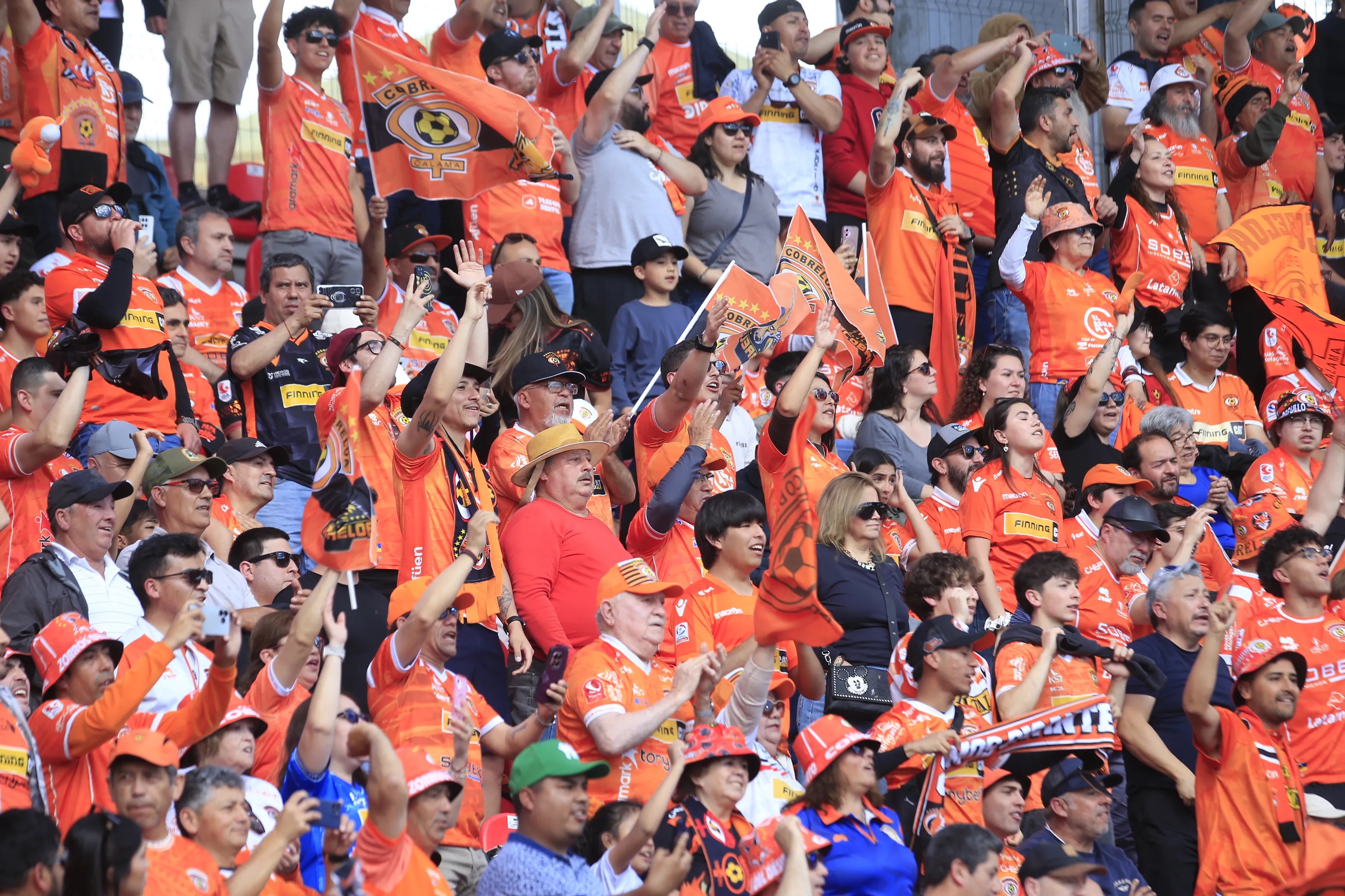 Los hinchas de Cobreloa tendrán que seguir esperando para volver a Primera. Foto: Jose Robles/Photosport