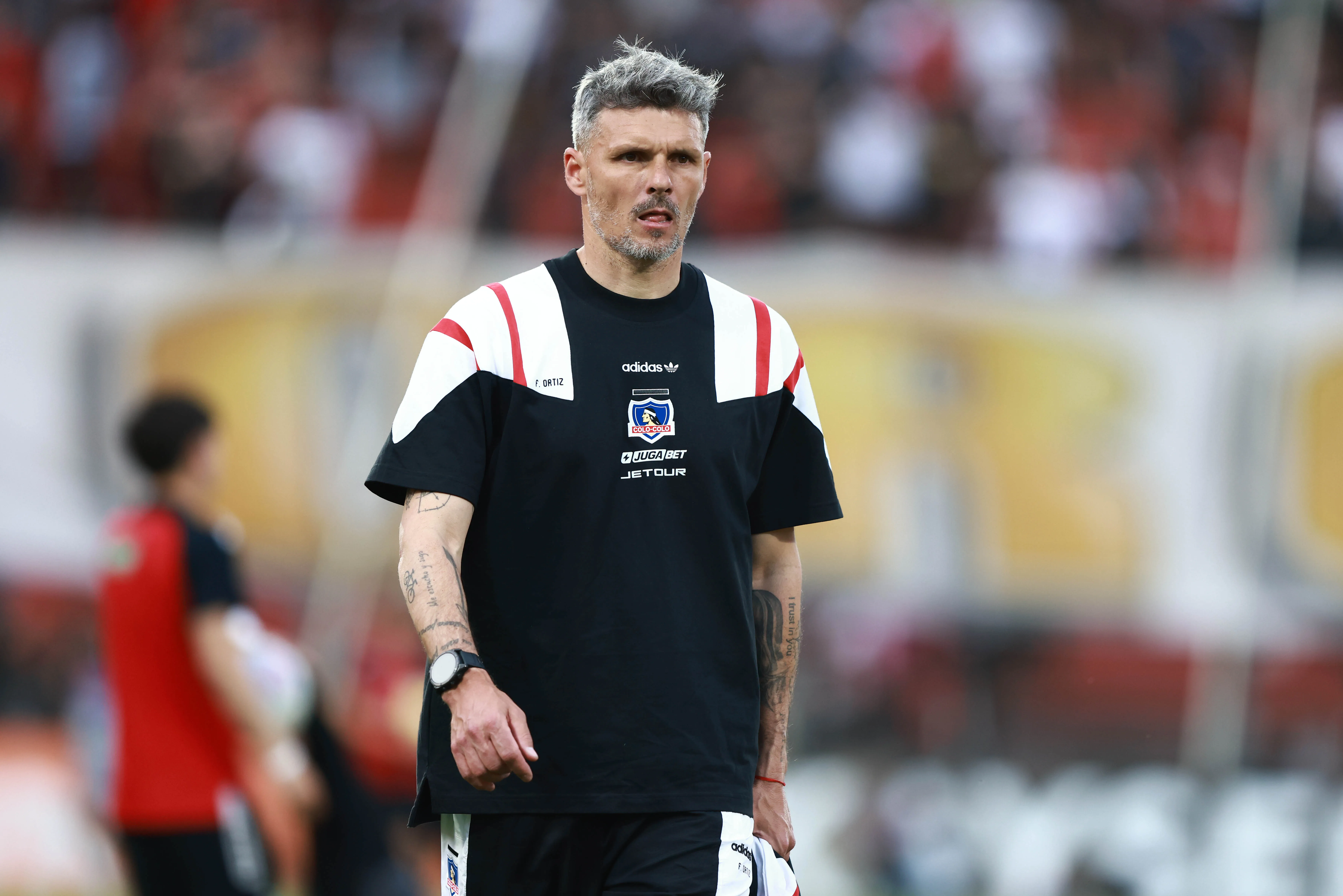 Fernando Ortiz también debe renovar su contrato para seguir en Colo Colo para el 2027. | Foto: Photosport.