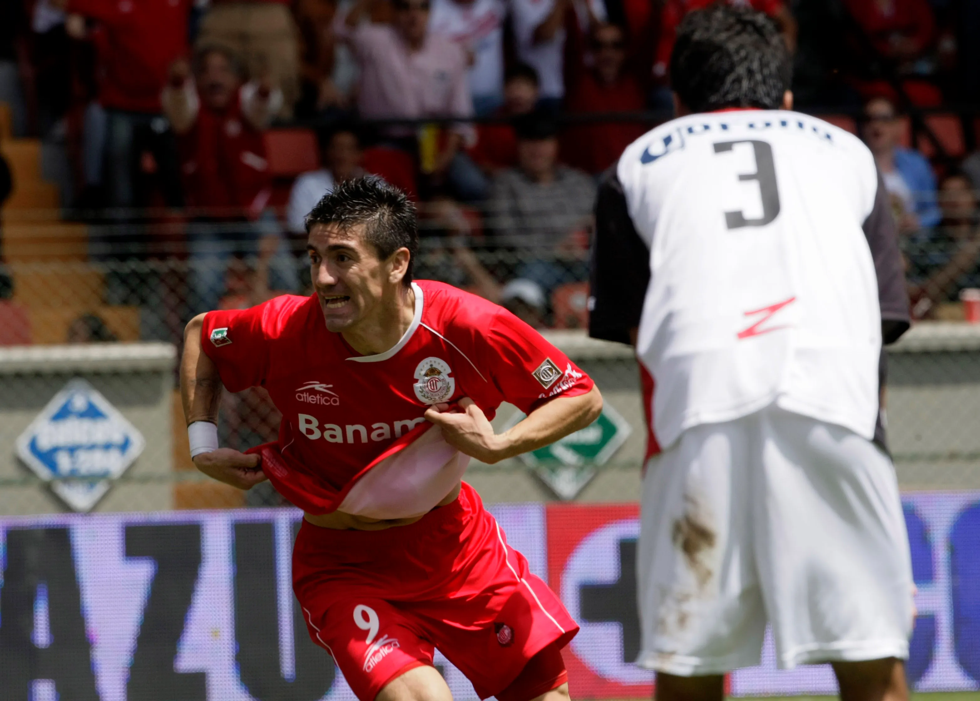Héctor Mancilla jugando por Toluca. Foto: REUTERS/Henry Romero (MEXICO SPORT SOCCER)