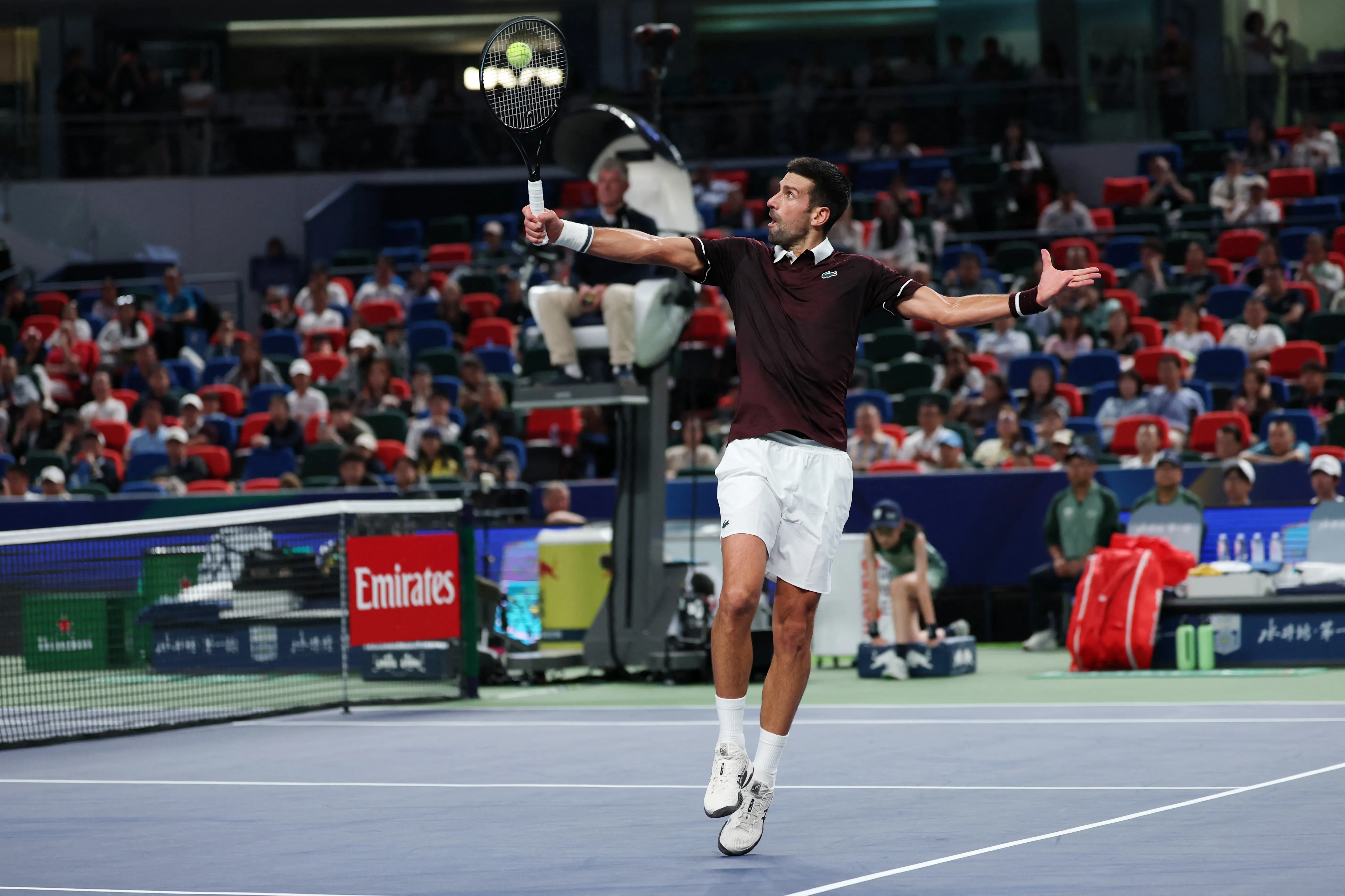 Novak Djokovic busca el título en Basilea. Foto: REUTERS/Tyrone Siu