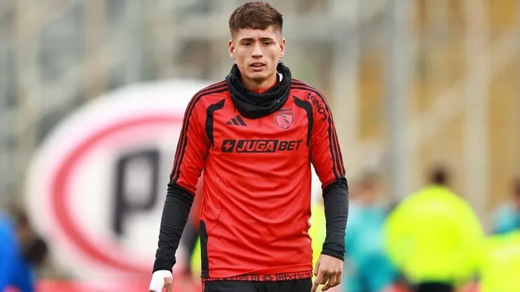 Iván Román afuera de la citación en Colo Colo ante la U de Concepción.