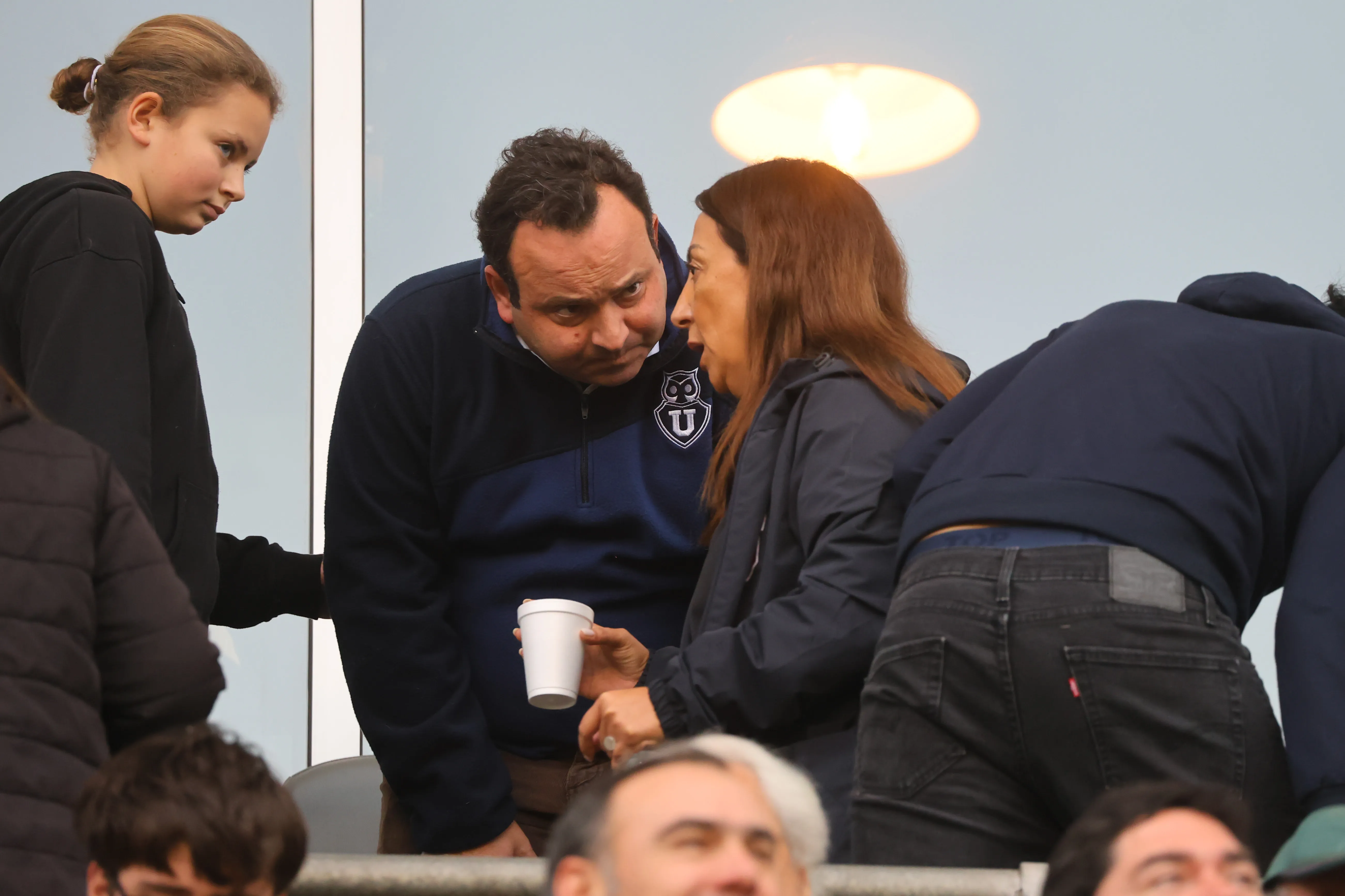 Cecilia Pérez y José Ramón Correa, dos de los 11 directores que por el momento tiene Azul Azul. (Jonnathan Oyarzun/Photosport).