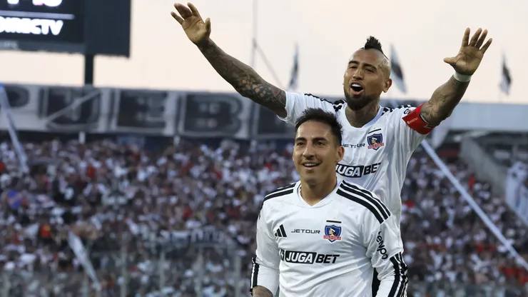 Colo Colo celebra y se escapa en la cima por el título.