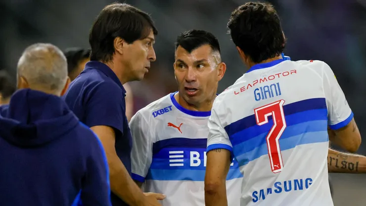 El conflicto entre Gary Medel y Daniel Garnero que quebró el camarín de Católica.